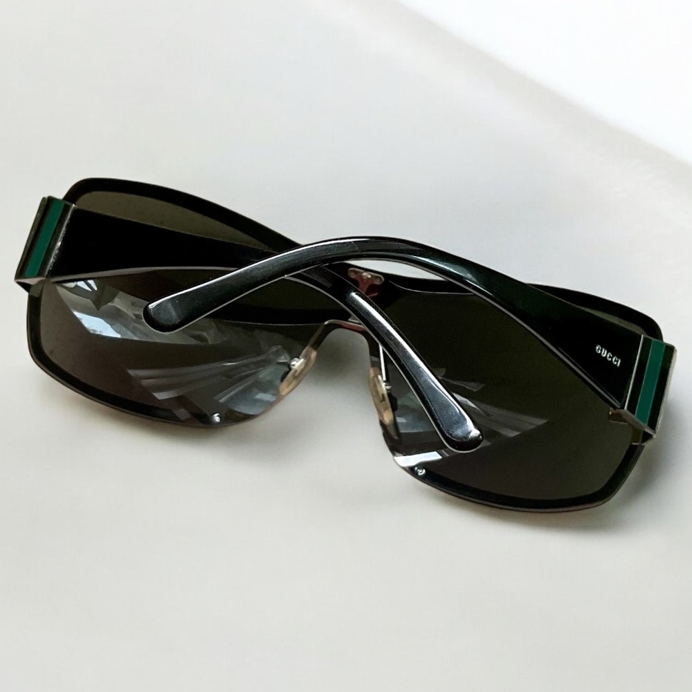 AUTHENTIC GUCCI UNISEX SUNGLASSES 🕶️ - Picture 5 of 8